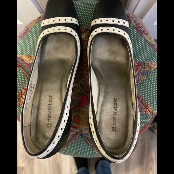 Leather Dress Pumps - Picture 3 of 6